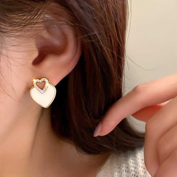 PJT-987 Beautifull Korean Heart Shape Zircon Earrings for Women – Sparkling Black & White Crystal Studs, Fashion Jewelry Gift for Everyday Wear and Special Occasions - Black