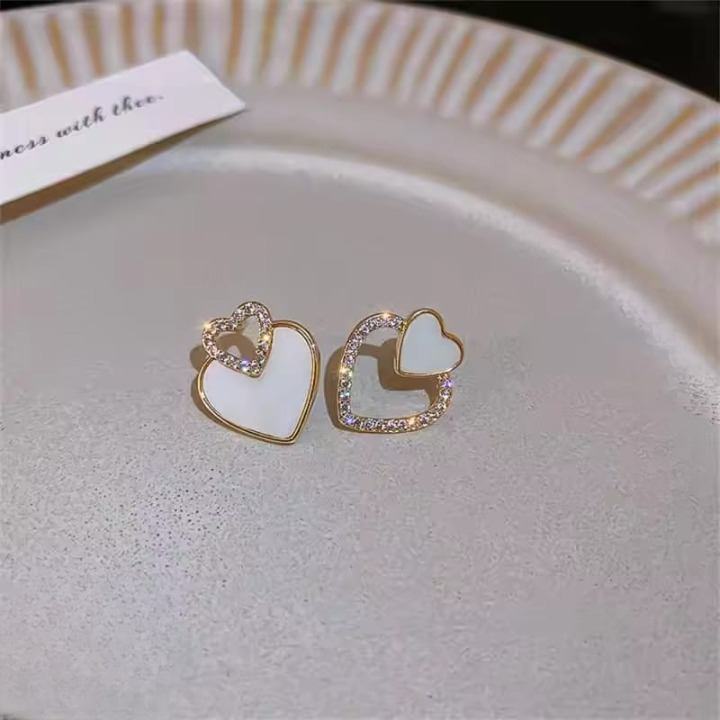 PJT-987 Beautifull Korean Heart Shape Zircon Earrings for Women – Sparkling Black & White Crystal Studs, Fashion Jewelry Gift for Everyday Wear and Special Occasions - Black
