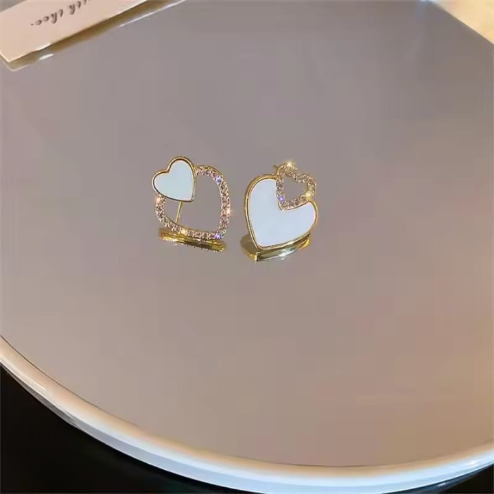 PJT-987 Beautifull Korean Heart Shape Zircon Earrings for Women – Sparkling Black & White Crystal Studs, Fashion Jewelry Gift for Everyday Wear and Special Occasions - Black