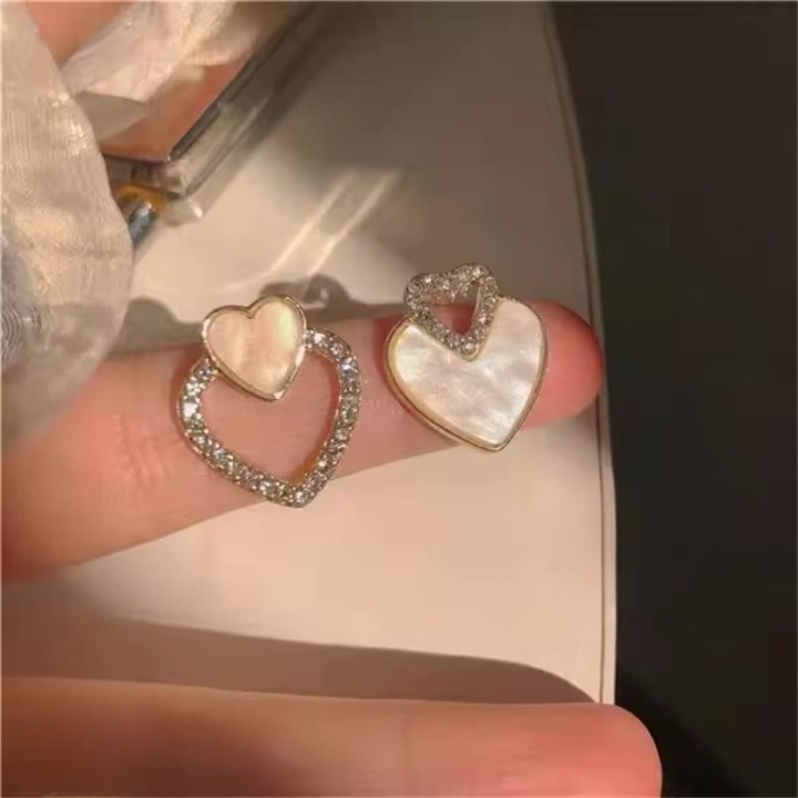 PJT-987 Beautifull Korean Heart Shape Zircon Earrings for Women – Sparkling Black & White Crystal Studs, Fashion Jewelry Gift for Everyday Wear and Special Occasions - Black